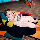 Terapijski set jastuka u obliku valjaka i oslonca za pozicioniranje djece prilikom vježbanja PLAYPAK